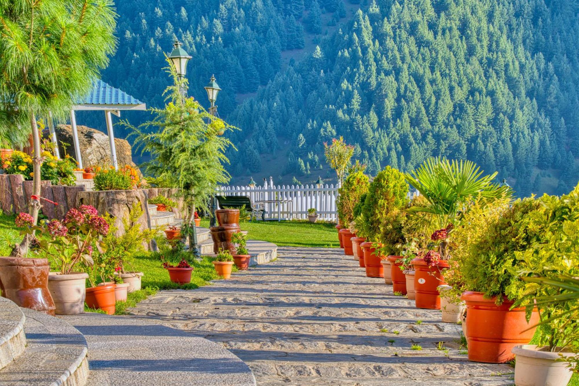 Golden Meadows Hotels & Resorts Sonāmarg 외부 사진