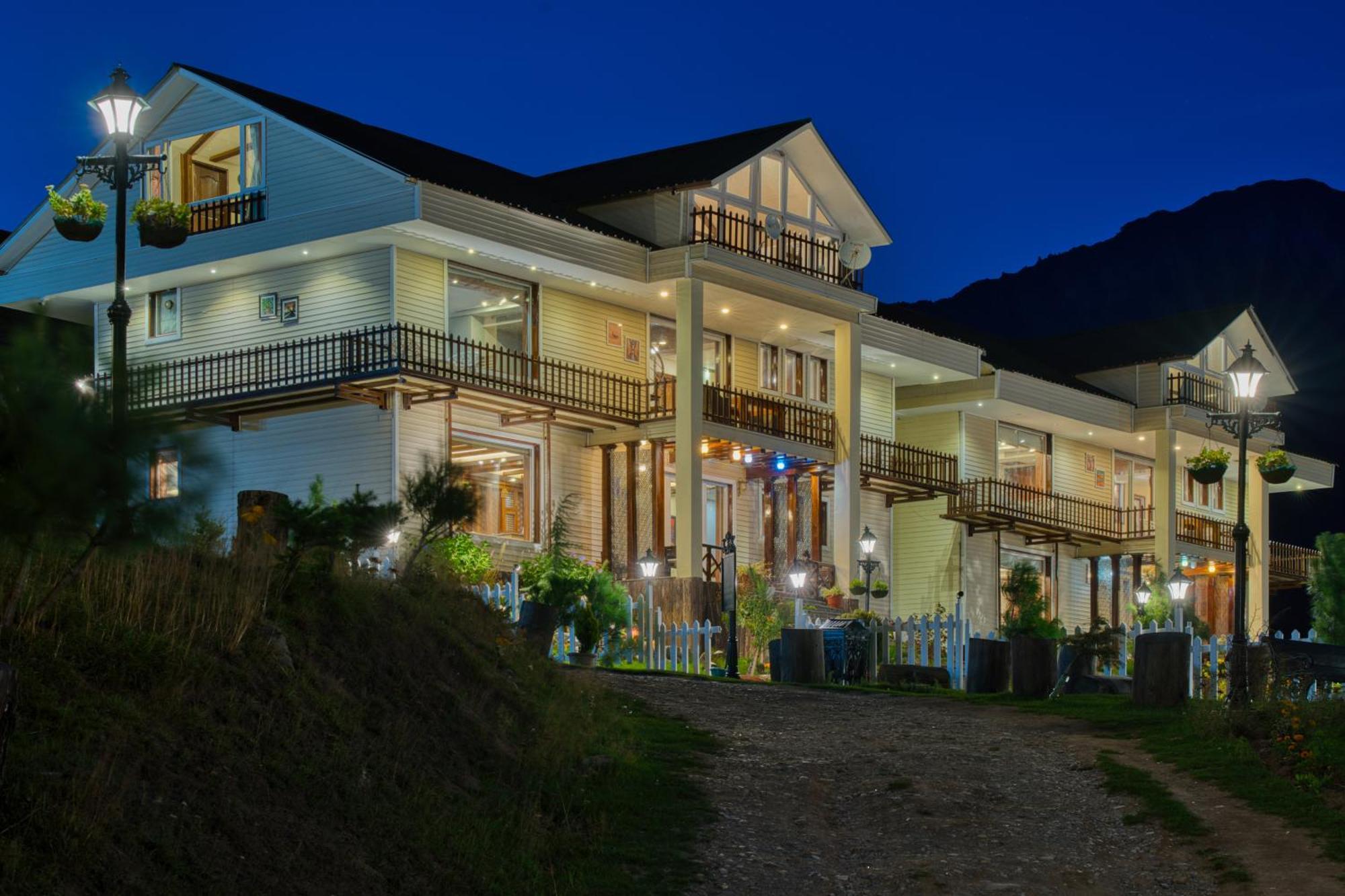 Golden Meadows Hotels & Resorts Sonāmarg 외부 사진