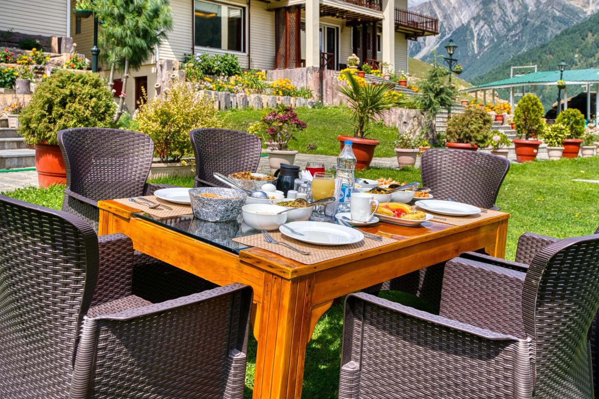 Golden Meadows Hotels & Resorts Sonāmarg 외부 사진