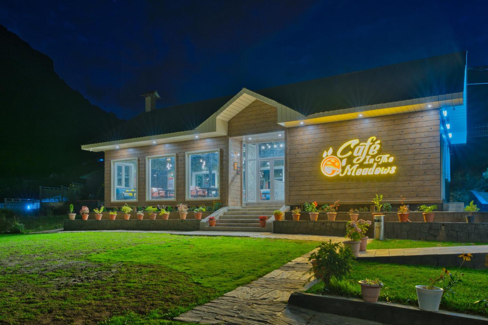 Golden Meadows Hotels & Resorts Sonāmarg 외부 사진