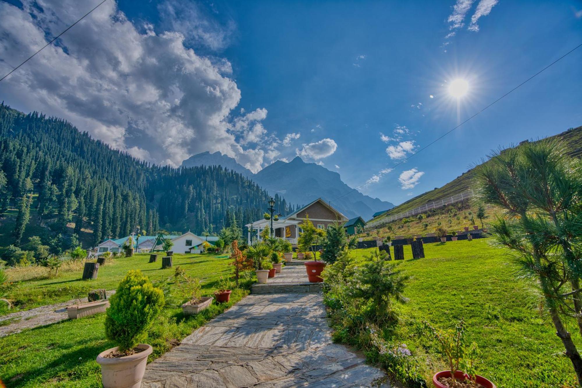 Golden Meadows Hotels & Resorts Sonāmarg 외부 사진