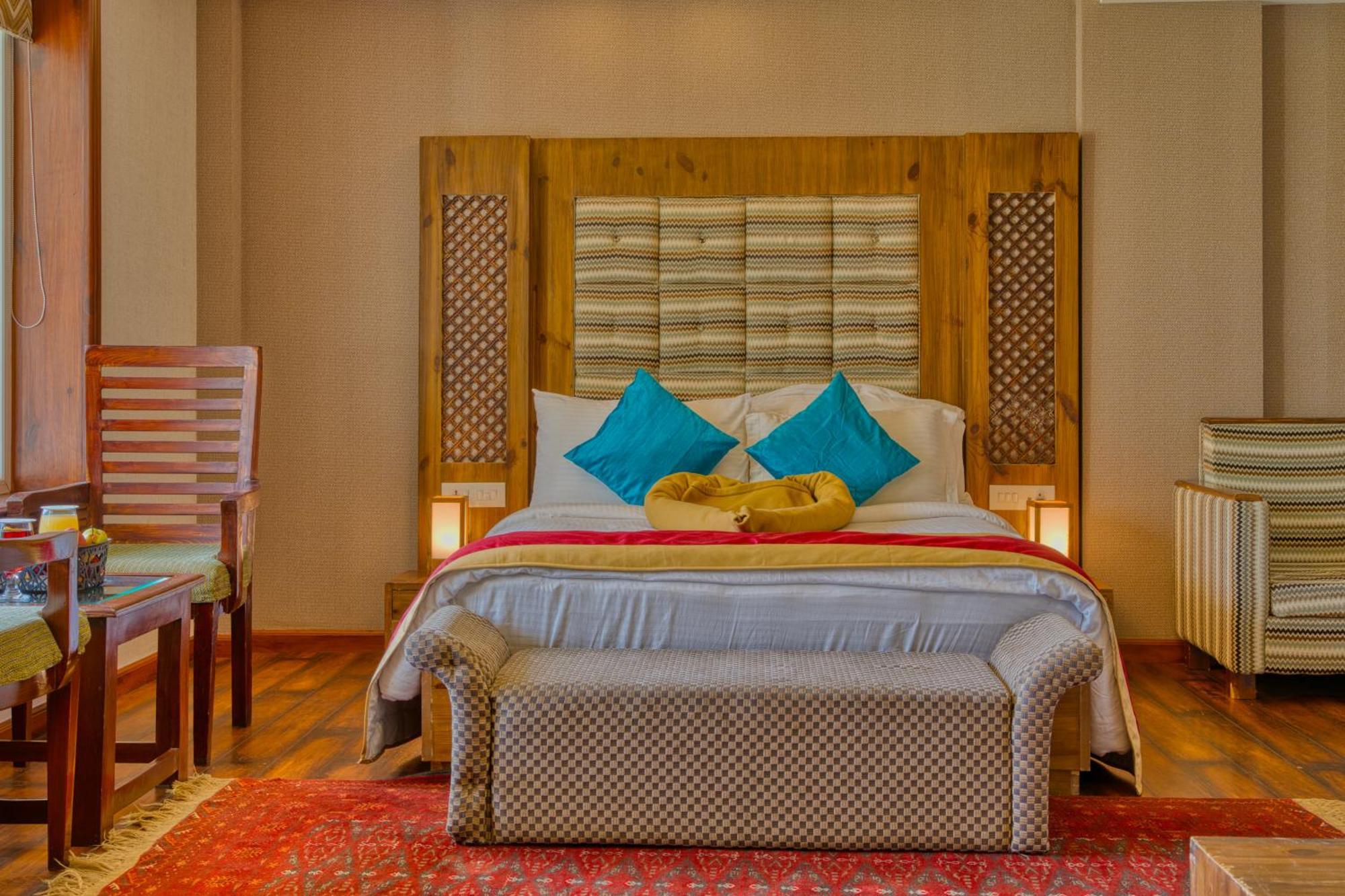 Golden Meadows Hotels & Resorts Sonāmarg 외부 사진