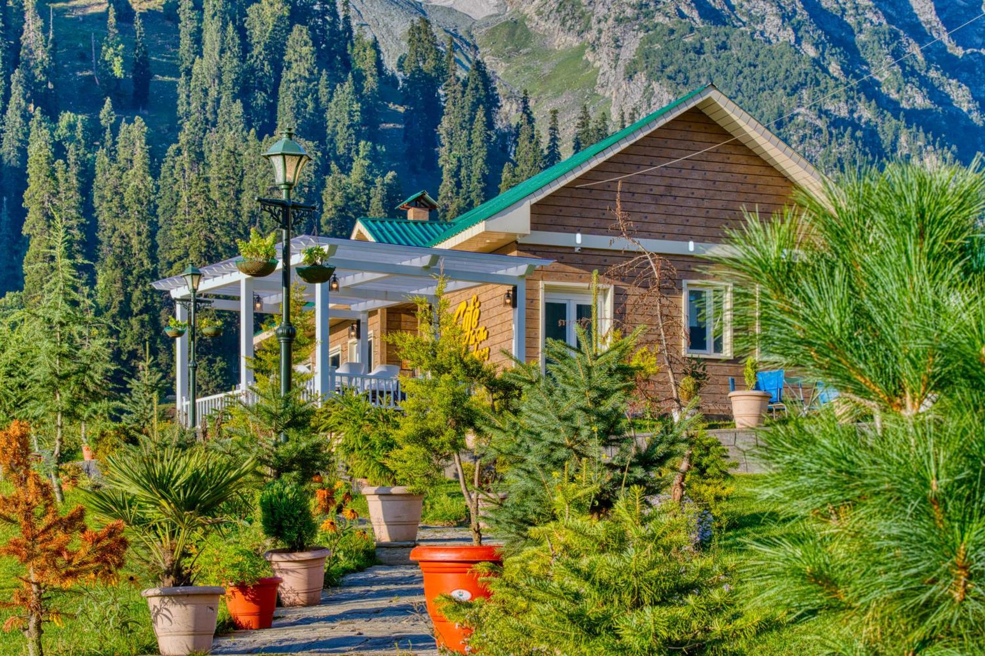 Golden Meadows Hotels & Resorts Sonāmarg 외부 사진